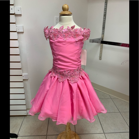 Size 5 Pink Two Pc Rhinestoned Pageant Dresswith matching choker & sleeves NWT